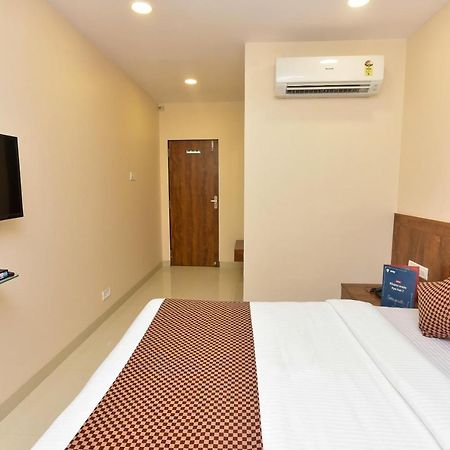 Oyo 8757 Prakash Inn Мумбай Екстериор снимка