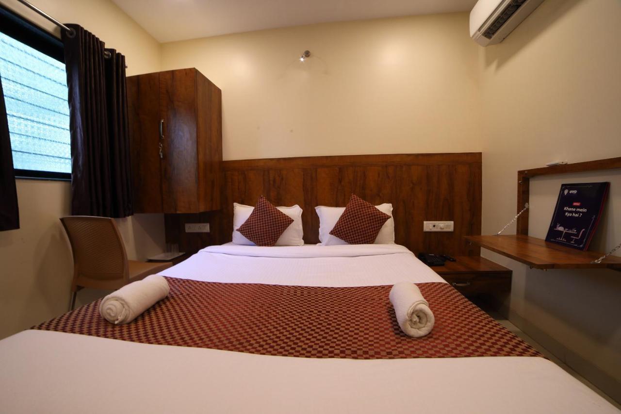 Oyo 8757 Prakash Inn Мумбай Екстериор снимка