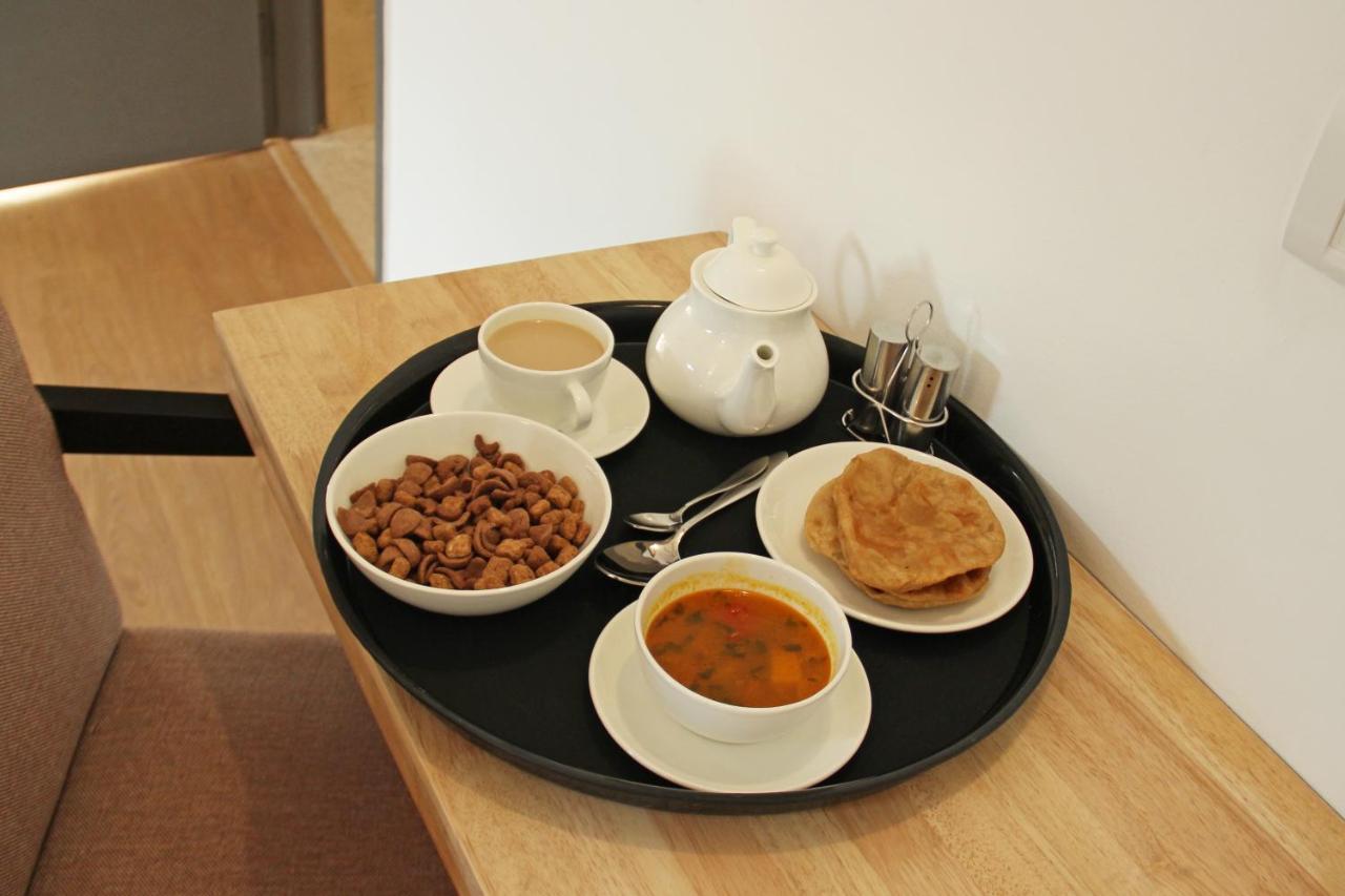 Oyo 8757 Prakash Inn Мумбай Екстериор снимка
