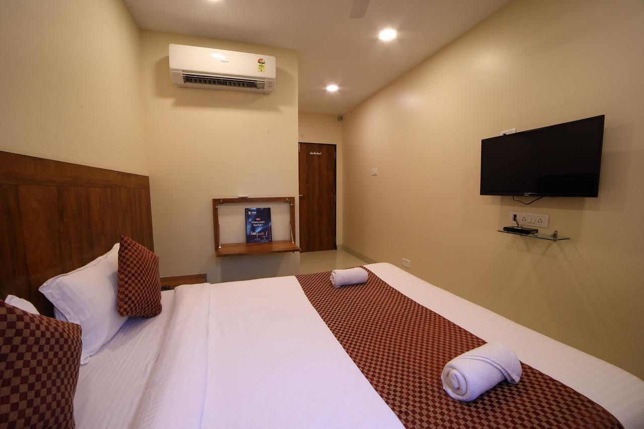 Oyo 8757 Prakash Inn Мумбай Екстериор снимка
